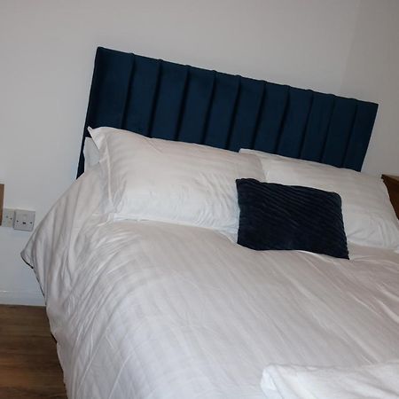 Entire -4 Bedrooms Detached House With Driveway Nottingham Esterno foto