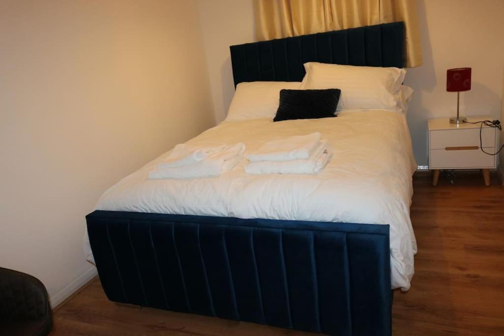 Entire -4 Bedrooms Detached House With Driveway Nottingham Esterno foto