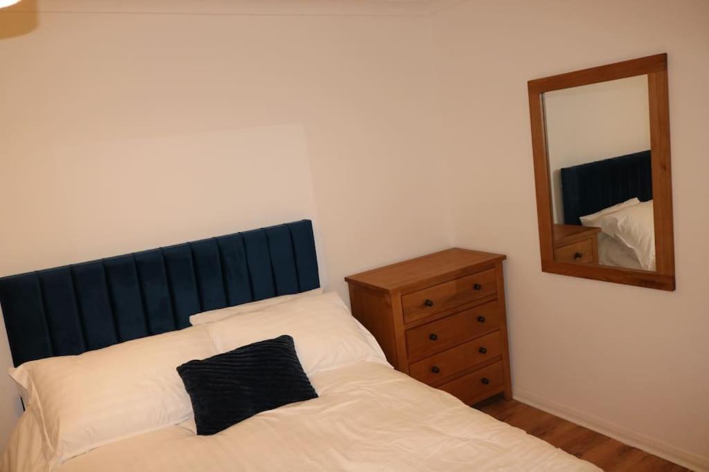 Entire -4 Bedrooms Detached House With Driveway Nottingham Esterno foto