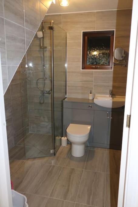 Entire -4 Bedrooms Detached House With Driveway Nottingham Esterno foto