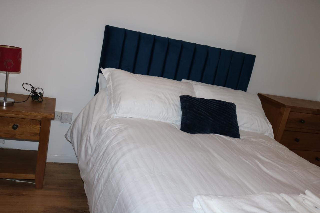Entire -4 Bedrooms Detached House With Driveway Nottingham Esterno foto