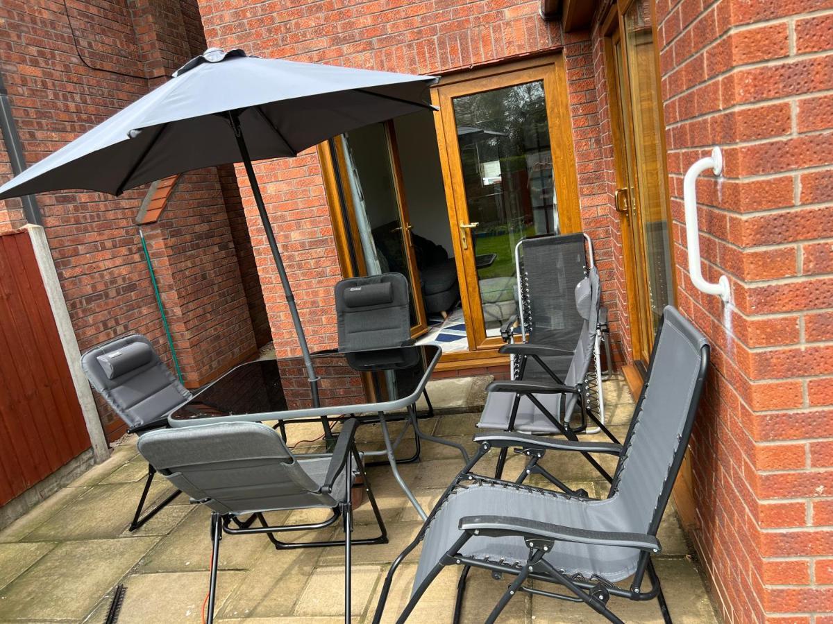 Entire -4 Bedrooms Detached House With Driveway Nottingham Esterno foto